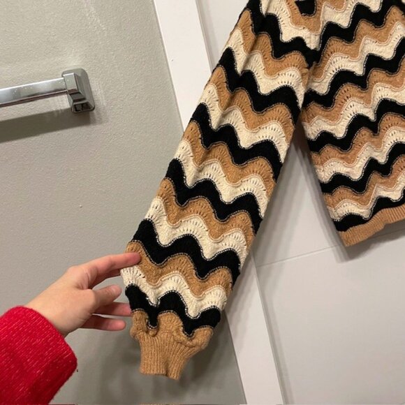 Lumiere Wavy Printed Chevron Knit Sweater Tan Cream Black Size Large - Picture 5 of 13